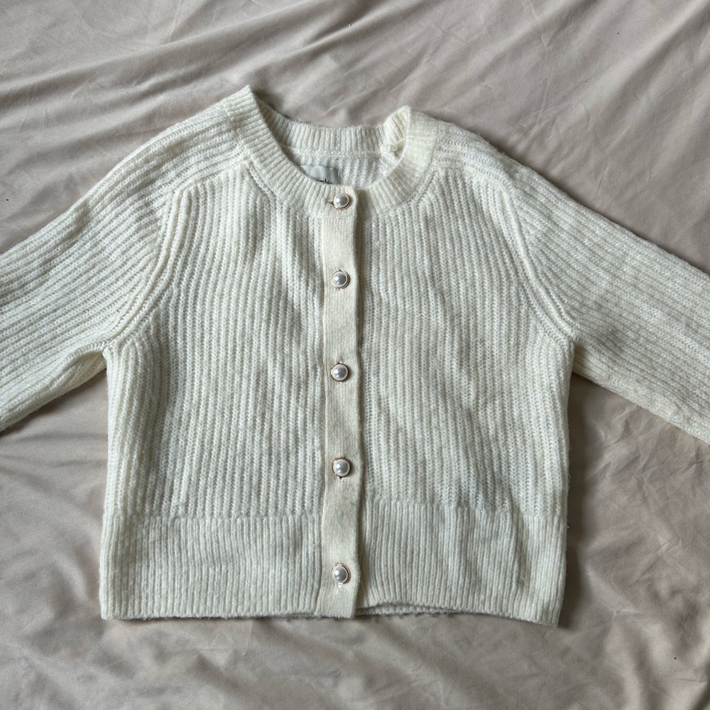Abercrombie and Fitch cream cardigan